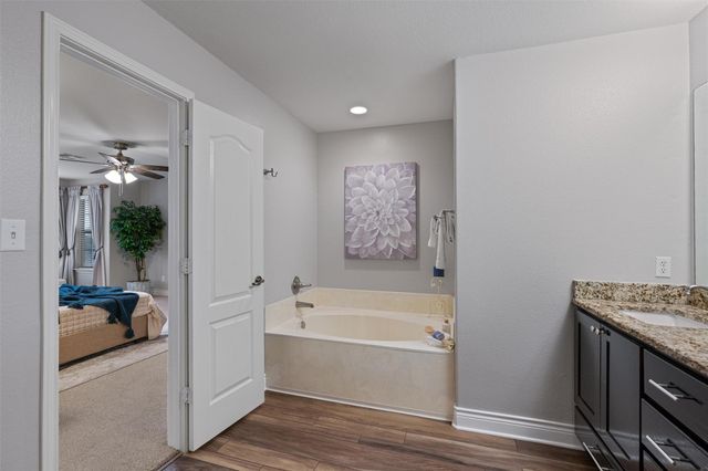 219 Wildwood DR, Georgetown, TX 78633