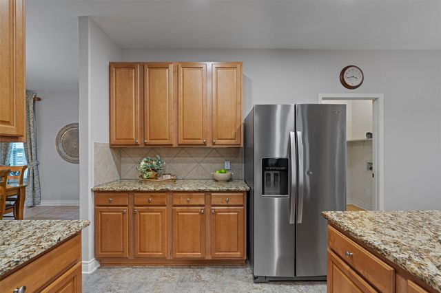 219 Wildwood DR, Georgetown, TX 78633
