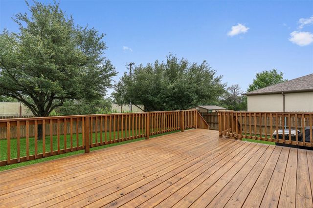 219 Wildwood DR, Georgetown, TX 78633