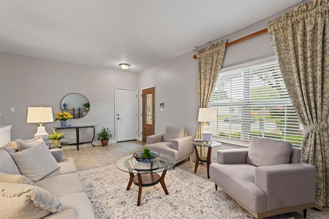 219 Wildwood DR, Georgetown, TX 78633