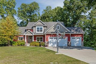 2214 White Hawk Trail, Howell, MI 48843