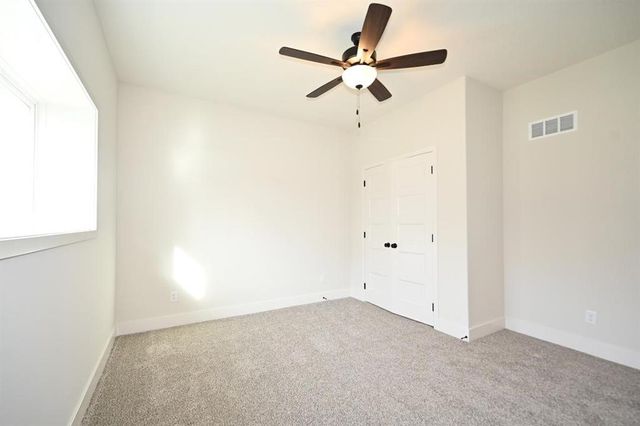 103 Sally Circle, Dearborn, MO 64439