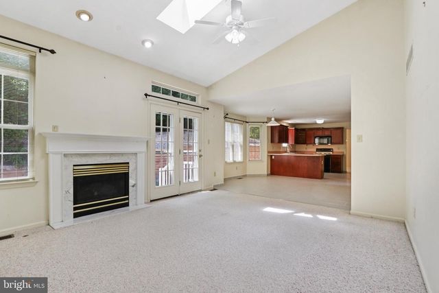 8 FOUNTAIN CT, Cherry Hill, NJ 08034