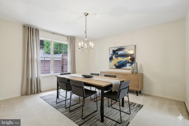 8 FOUNTAIN CT, Cherry Hill, NJ 08034