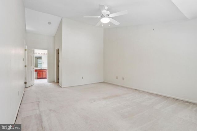 8 FOUNTAIN CT, Cherry Hill, NJ 08034