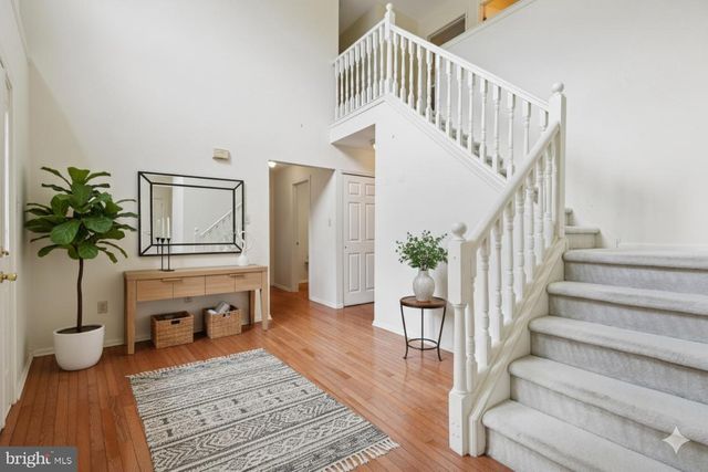 8 FOUNTAIN CT, Cherry Hill, NJ 08034