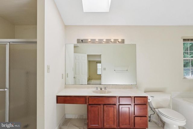 8 FOUNTAIN CT, Cherry Hill, NJ 08034