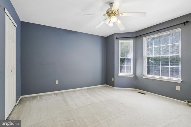 8 FOUNTAIN CT, Cherry Hill, NJ 08034