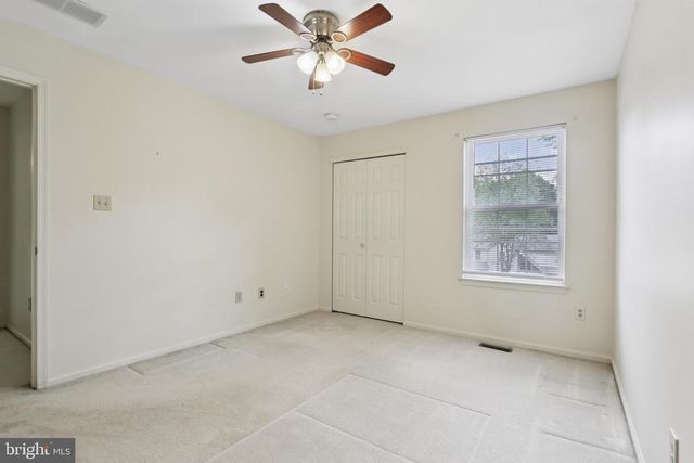 8 FOUNTAIN CT, Cherry Hill, NJ 08034