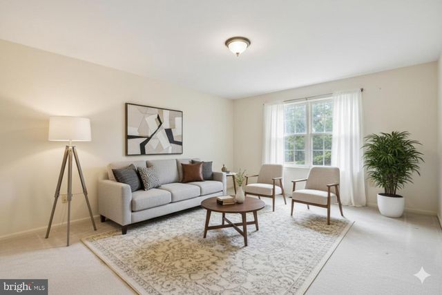 8 FOUNTAIN CT, Cherry Hill, NJ 08034