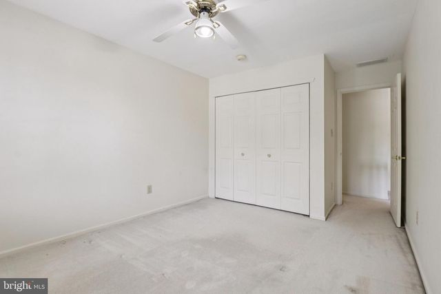 8 FOUNTAIN CT, Cherry Hill, NJ 08034