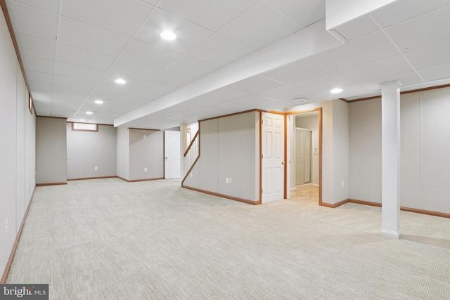 8 FOUNTAIN CT, Cherry Hill, NJ 08034