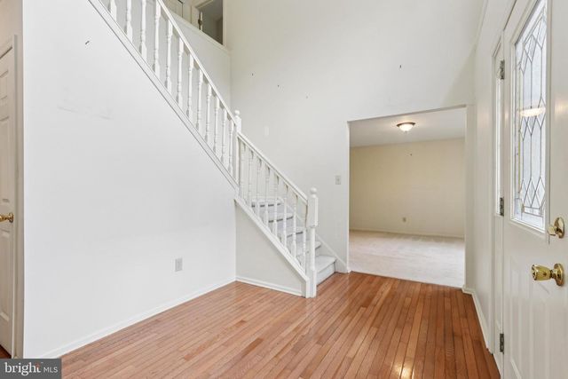 8 FOUNTAIN CT, Cherry Hill, NJ 08034