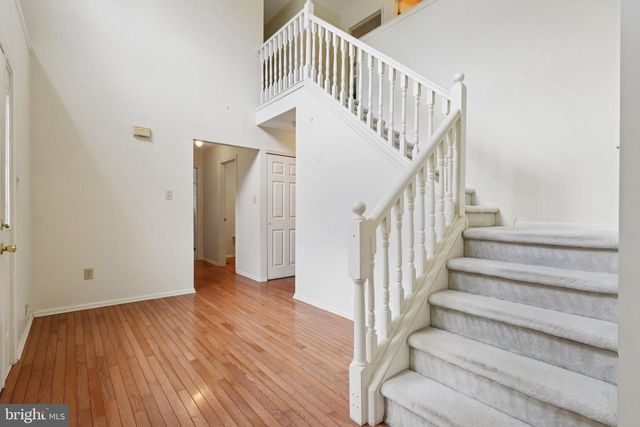 8 FOUNTAIN CT, Cherry Hill, NJ 08034