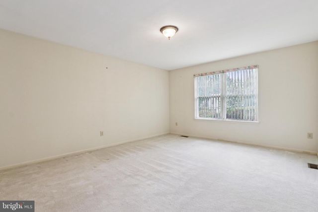 8 FOUNTAIN CT, Cherry Hill, NJ 08034