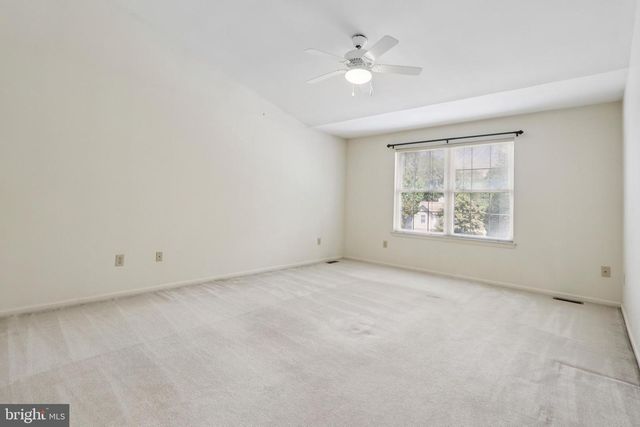 8 FOUNTAIN CT, Cherry Hill, NJ 08034