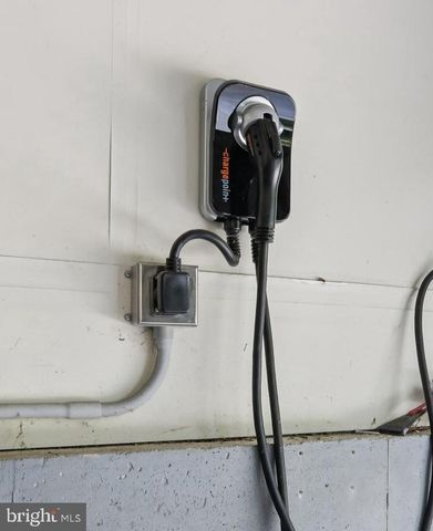 8 FOUNTAIN CT, Cherry Hill, NJ 08034