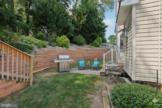 8 FOUNTAIN CT, Cherry Hill, NJ 08034