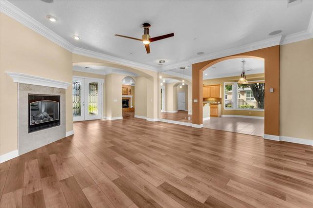 827 Santa Cruz Drive, Redding, CA 96003