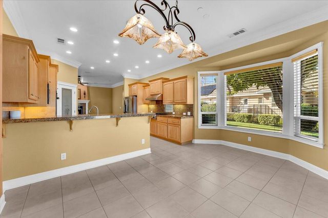 827 Santa Cruz Drive, Redding, CA 96003