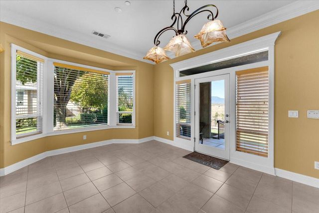 827 Santa Cruz Drive, Redding, CA 96003