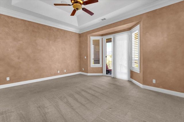 827 Santa Cruz Drive, Redding, CA 96003