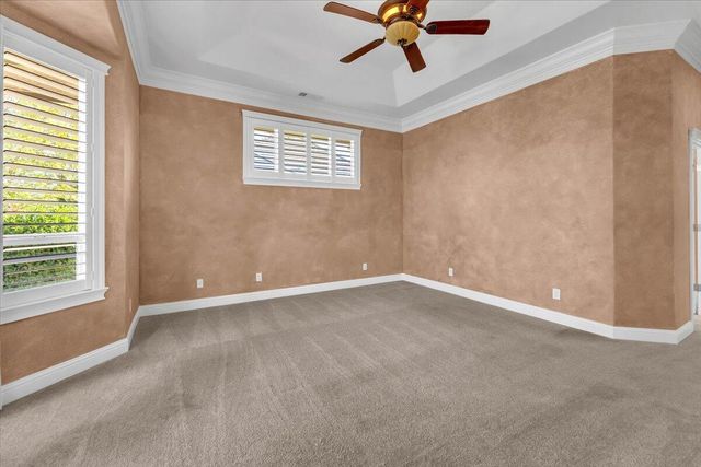 827 Santa Cruz Drive, Redding, CA 96003