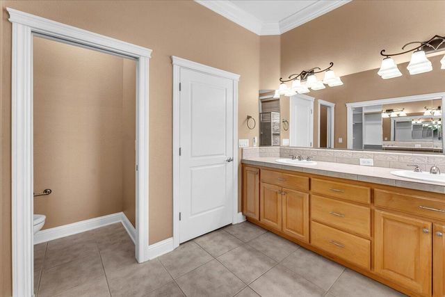 827 Santa Cruz Drive, Redding, CA 96003