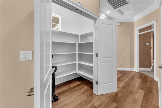 827 Santa Cruz Drive, Redding, CA 96003