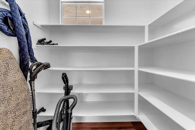 827 Santa Cruz Drive, Redding, CA 96003