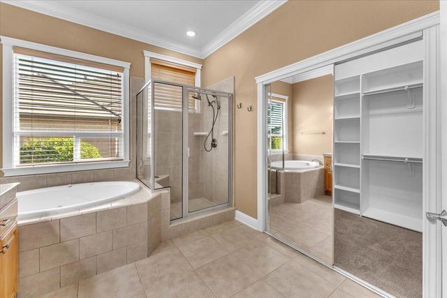 827 Santa Cruz Drive, Redding, CA 96003