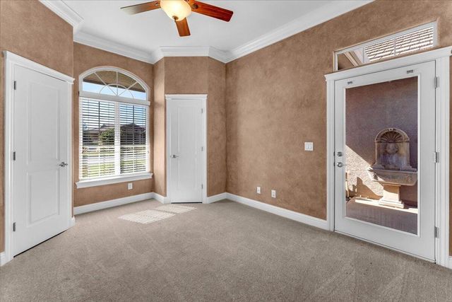 827 Santa Cruz Drive, Redding, CA 96003