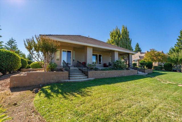 827 Santa Cruz Drive, Redding, CA 96003