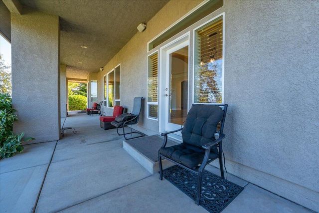 827 Santa Cruz Drive, Redding, CA 96003