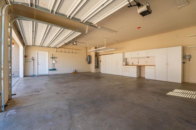 827 Santa Cruz Drive, Redding, CA 96003