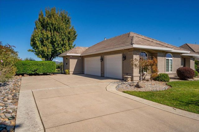 827 Santa Cruz Drive, Redding, CA 96003