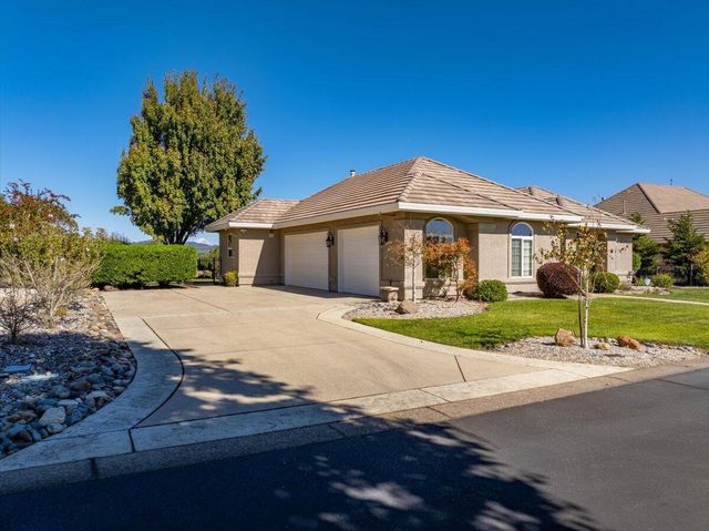 827 Santa Cruz Drive, Redding, CA 96003