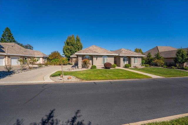 827 Santa Cruz Drive, Redding, CA 96003