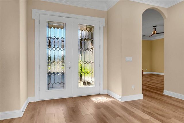 827 Santa Cruz Drive, Redding, CA 96003