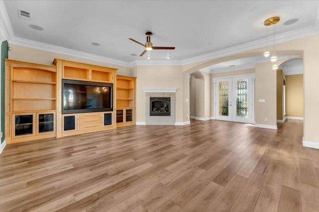 827 Santa Cruz Drive, Redding, CA 96003