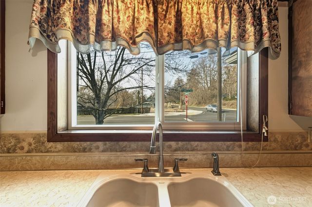 1044 N Clinton St, Walla Walla, WA 99362