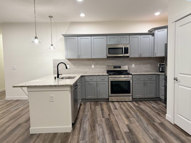 1140 S Cedar Pl, Kennewick, WA 99337