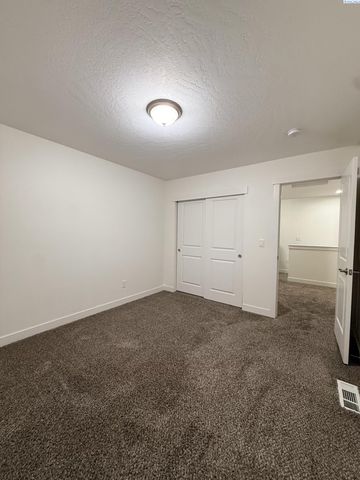 1140 S Cedar Pl, Kennewick, WA 99337