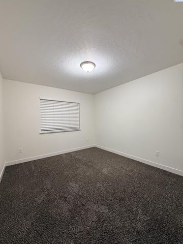 1140 S Cedar Pl, Kennewick, WA 99337