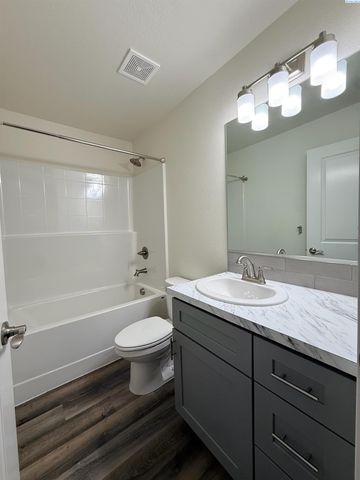 1140 S Cedar Pl, Kennewick, WA 99337