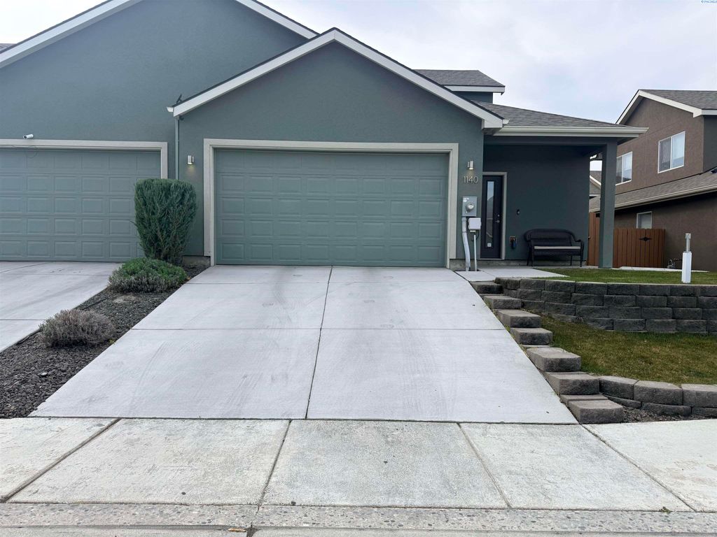 1140 S Cedar Pl, Kennewick, WA 99337