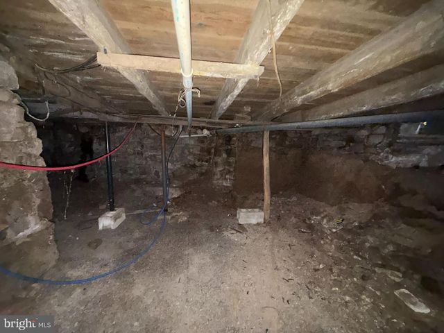 1819 ARMSTRONG VALLEY RD, Halifax, PA 17032