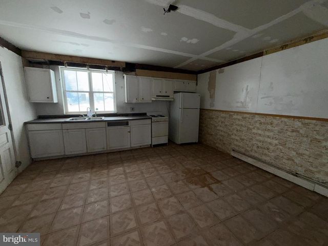 1819 ARMSTRONG VALLEY RD, Halifax, PA 17032