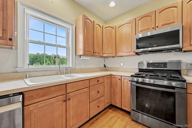 23 Monarch Drive, Hopewell Junction, NY 12533