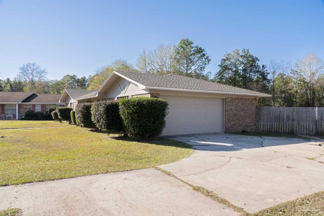 8238 Li Fair Dr, Pensacola, FL 32506